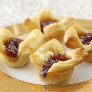 Recipe: Cranberry Brie Bites